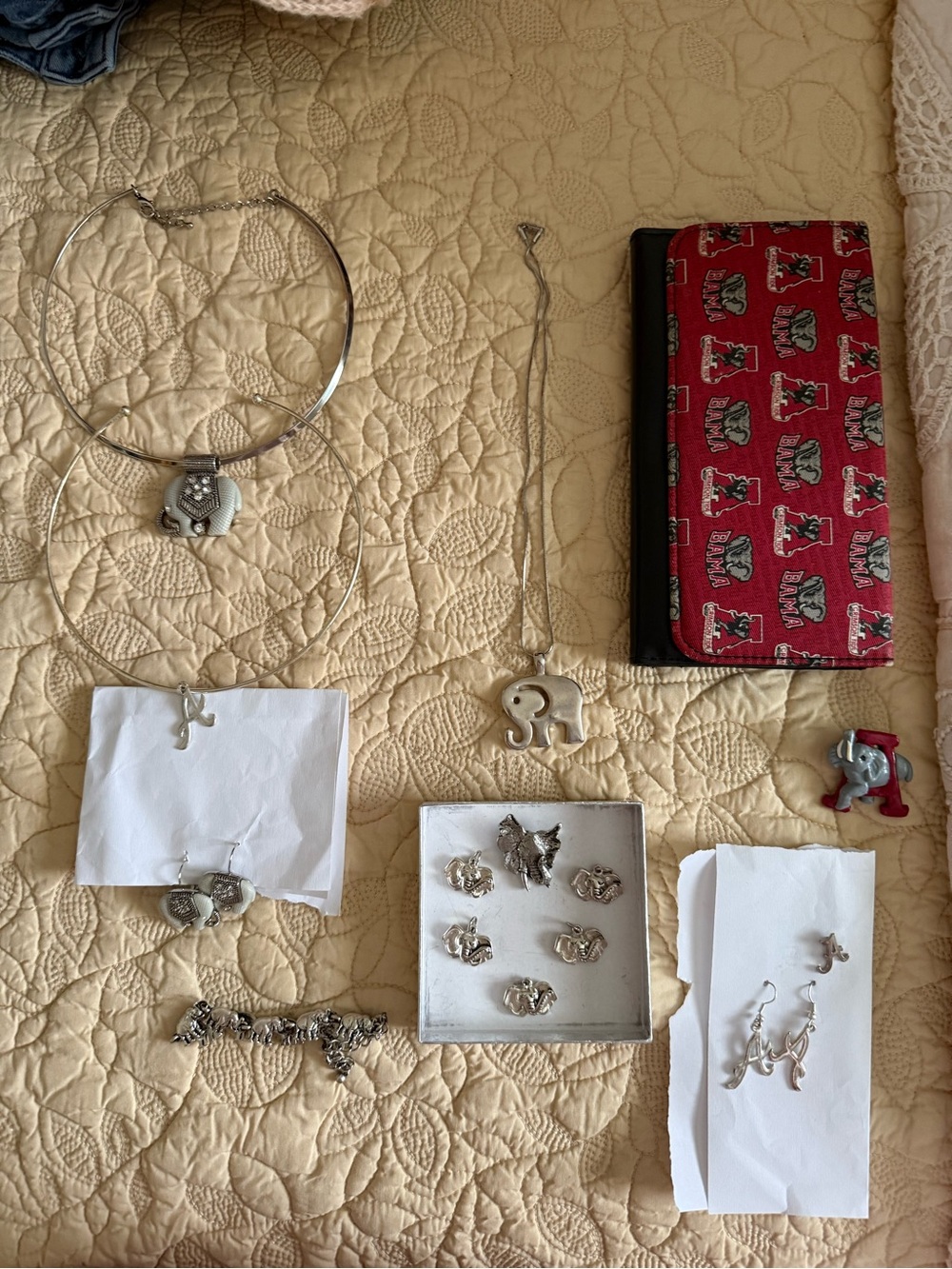 Elephant & Alabama assorted jewelry and wallet